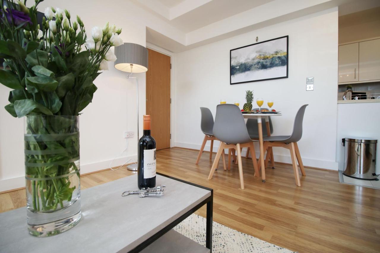 St Thomas Loft Views By Ssw - 2Br, Parking, Sleeps 4, Easy Access To City Centre, Marina, Beach And M4 Swansea Exterior photo