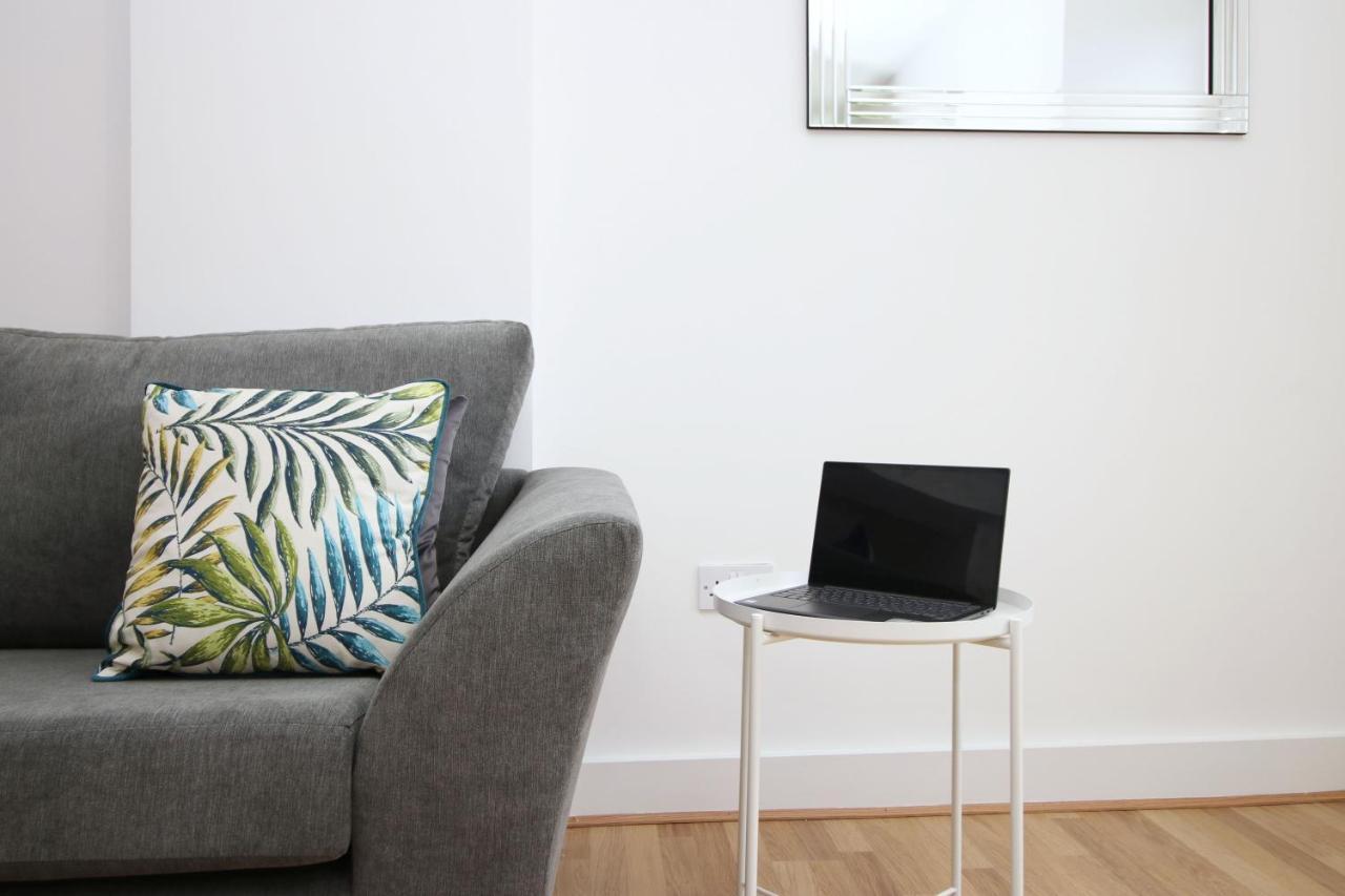 St Thomas Loft Views By Ssw - 2Br, Parking, Sleeps 4, Easy Access To City Centre, Marina, Beach And M4 Swansea Exterior photo